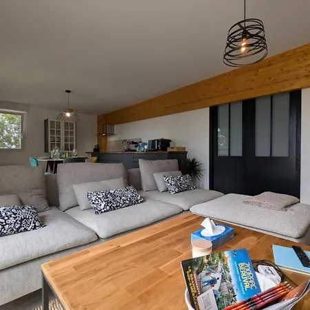 Apartment Clemathite